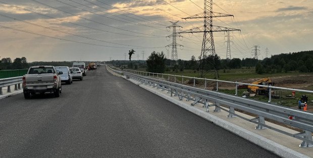 Będą mandaty za przejazd nowym mostem na Narwi. „To wciąż plac budowy”