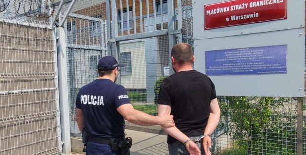 Policja deportowała kierowcę przewozów „na aplikację”