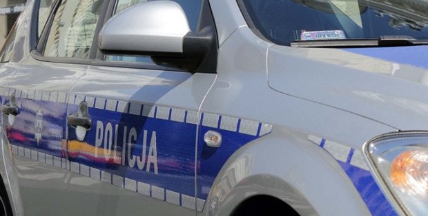 Więcej patroli policji przy szkole w Wawrze. To tam miała być zaatakowana 10-latka