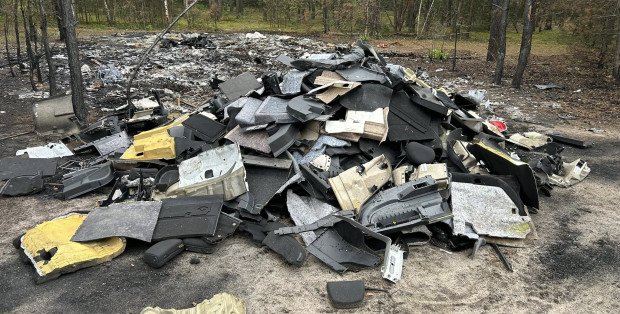 Zwożą części samochodowe i je palą. Dzikie wysypiska śmieci na Wincentowie