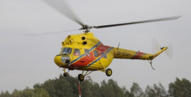 Trzynastolatka próbowała wejść na słup trakcyjny na Bemowie. Lądował śmigłowiec LPR