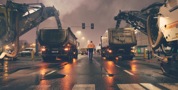 Weekendowe prace drogowców w kilku dzielnicach stolicy [UTRUDNIENIA]