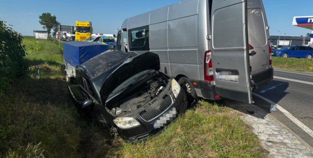 Duże utrudnienia po karambolu na DK 50 k. Płońska. Na miejscu służby