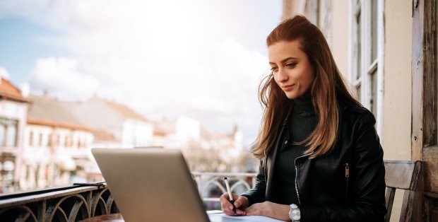 Jak wystawić fakturę VAT krok po kroku w Faktura.pl? Praktyczny poradnik dla przedsiębiorców