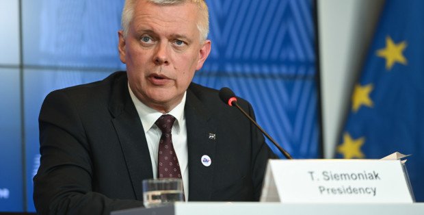 Tomasz Siemoniak: Służby specjalne wesprą ewakuację Polaków z Izraela