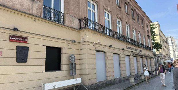 Dziki lokator w kamienicy przy Nowym Świecie. Jak miasto chce się go pozbyć?