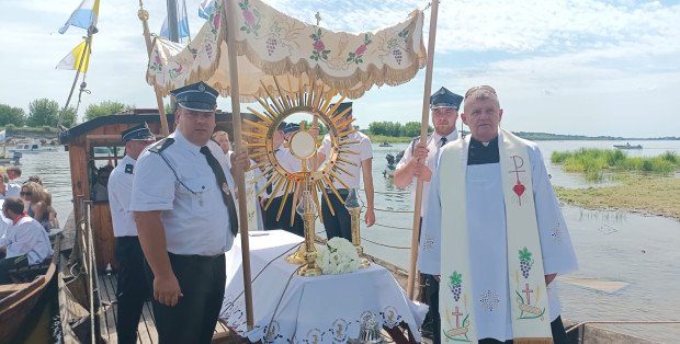 Jedyna taka w Polsce. Dziś popłynie Wiślana Procesja Eucharystyczna