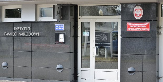 IPN: Ekshumowano szczątki 10 poległych w Powstaniu Warszawskim