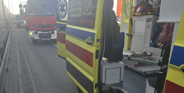 Zderzenie na moście Grota-Roweckiego. Motocyklista w szpitalu