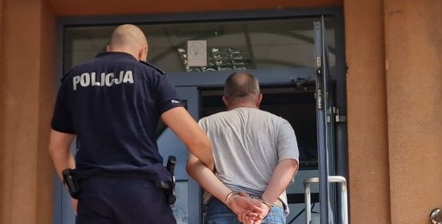 Miał potrącić dziewczynkę na pasach i uciec. Jest areszt dla 41-latka