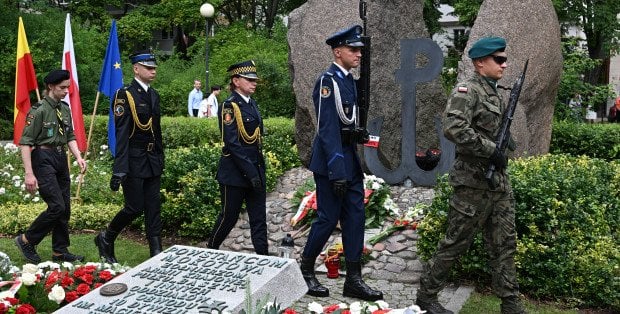 „Tak rwali się do walki, iż aż chcieli być ranni”. O bohaterstwie Powstańców Warszawskich