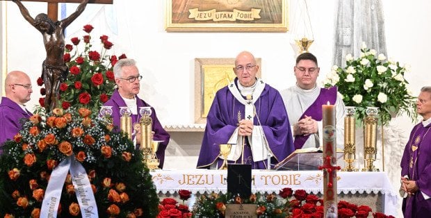 Abp A. Galbas na pogrzebie Anatola Czaplickiego: pamięć o tym koszmarze długo nie przeminie