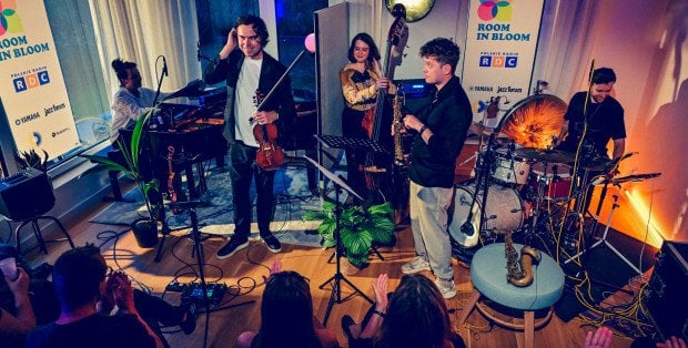 Kameralne, jazzowe koncerty bez sceny i bez ograniczeń. Room in Bloom vol.3