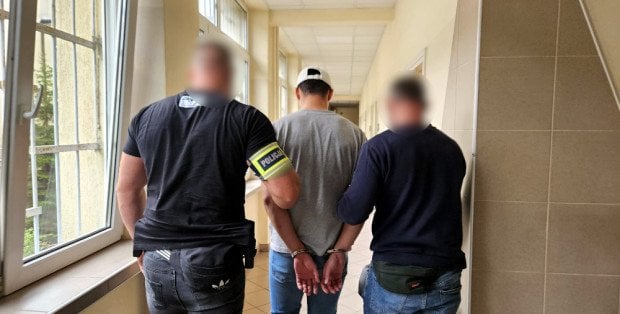 Fałszywy żołnierz i próba wyłudzenia kredytu. 23-latek w areszcie