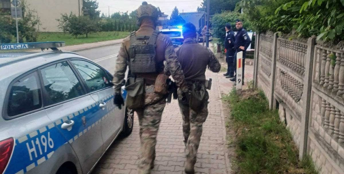 Eksplozja samochodu koło Kozienic. Prokuratura: Podejrzany to planował