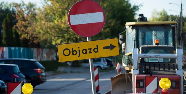 Zmiany w ruchu i późne informowanie pasażerów o objazdach. „To bardzo słabe”