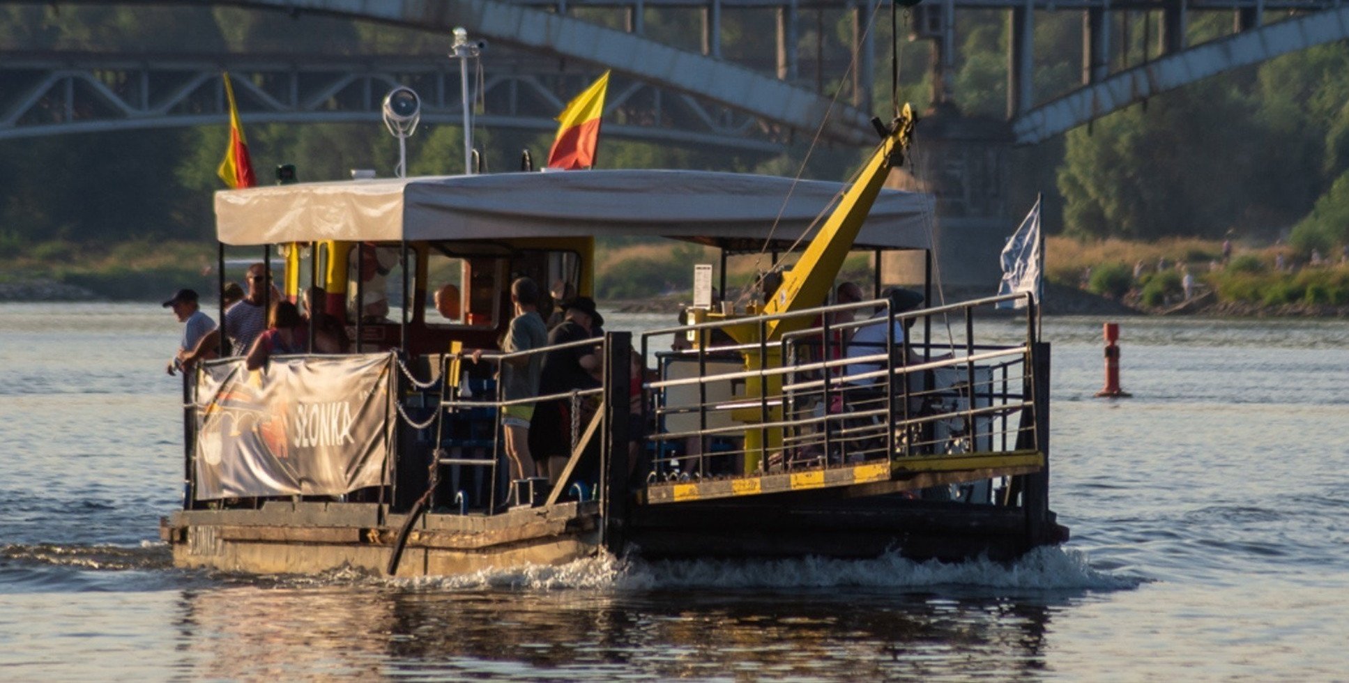 Od dziś więcej rejsów na Wiśle. Promy ruszą wcześniej i będą pływać częściej