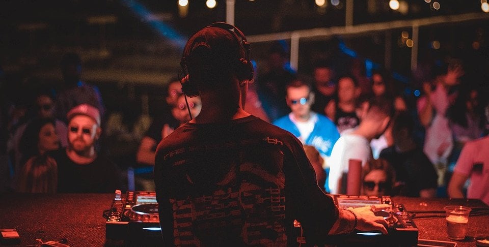 Pojechał na dyskotekę, 6-letniego syna zostawił na całą noc w samochodzie