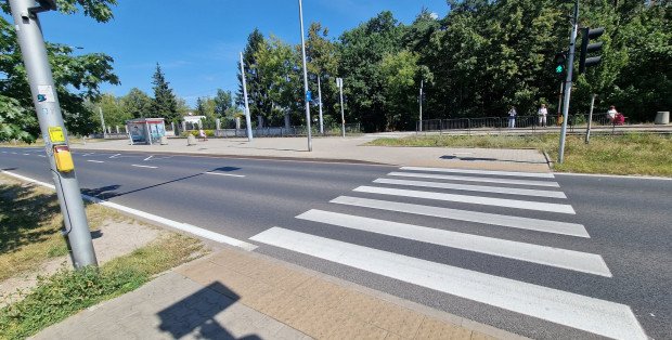 Mieszkańcy Bielan o wypadku na Marymonckiej. „Strach tam przejść choćby na zielonym świetle”