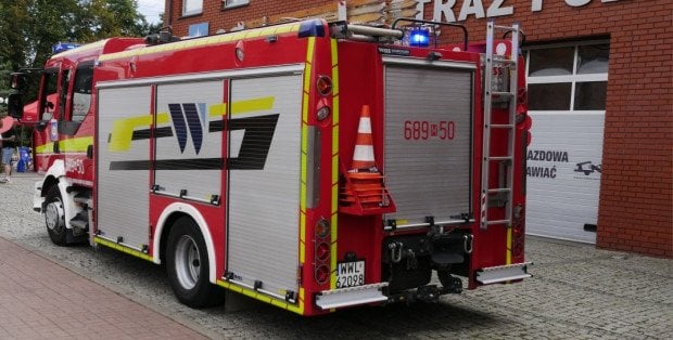 Pożar w Cegielni k. Radzymina. Nad miastem kłęby dymu