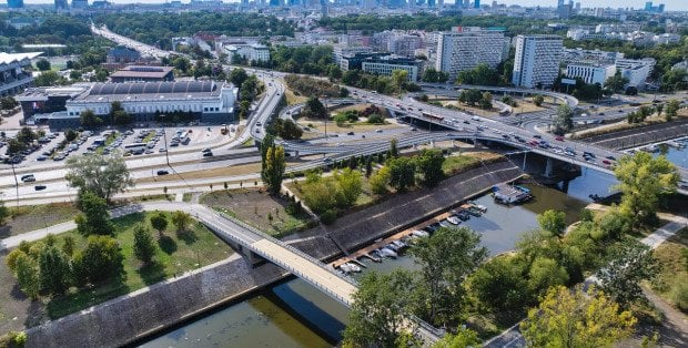 Nowy most pieszo-rowerowy w Porcie Czerniakowskim już otwarty