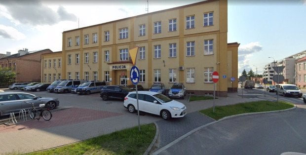 Wpadła pod pociąg po policyjnym przesłuchaniu. Dramat 17-latki z Mławy