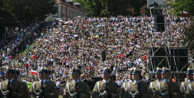 Trwa wielka defilada z okazji Święta Wojska Polskiego