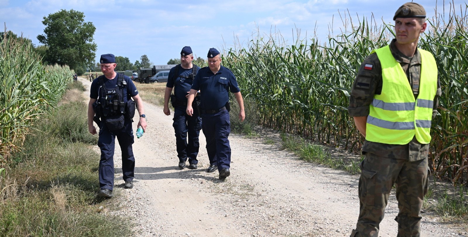 „Całą chatą zatrzęsło”. Mieszkańcy o eksplozji wojskowego drona w Osinach
