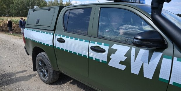 Eksplozja wojskowego drona w Osinach. Dziś kontynuacja oględzin na polu kukurydzy
