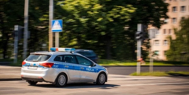 Są zarzuty po ataku na ochroniarza w sklepie na Bielanach