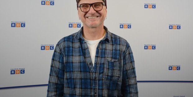 Wirtuoz gitary basowej Wojtek Pilichowski w Fabryce Norblina. Transmisja koncertu w RDC