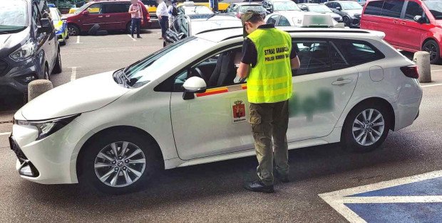 Nakaz opuszczenia Polski dla czterech kierowców przewozu osób