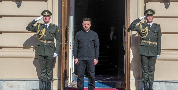 W. Zełenski: Moi przedstawiciele spotkają się z zespołem Trumpa