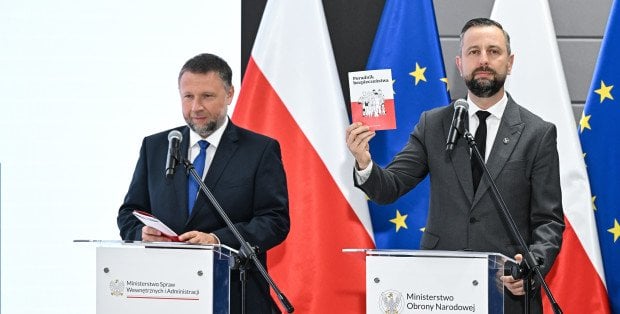 Poradnik bezpieczeństwa dla wszystkich Polaków. Szef MON o szczegółach