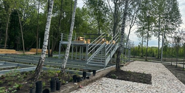 Nowa część Parku w Regułach otwarta. Jest tężnia, luneta do obserwacji nieba i hamaki