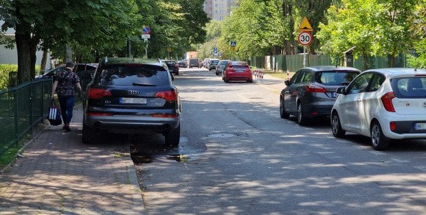 Projekt ustawy o prawie jazdy dla 17-latków i obowiązkowych kaskach przyjęty przez rząd