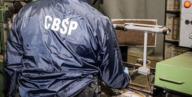 Mieli wyłudzić VAT na ponad 34 miliony. Zatrzymano 140 osób