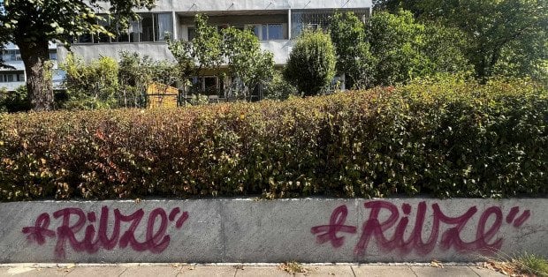 15 tysięcy złotych za wskazanie grafficiarza z Żoliborza. „Bezmyślna dewastacja”