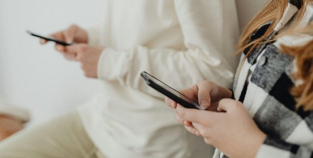 Alerty RCB w różnych godzinach. Skąd rozbieżność?