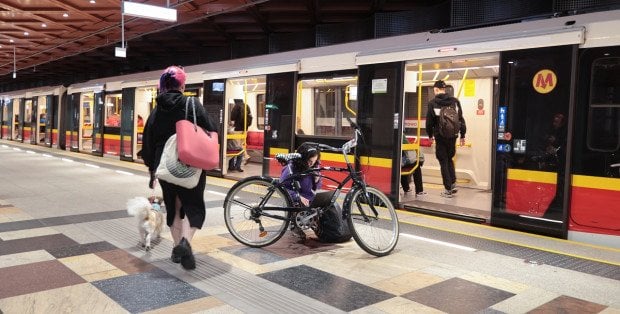 Linia metra M1 nie kursuje na odcinku Stokłosy – Politechnika