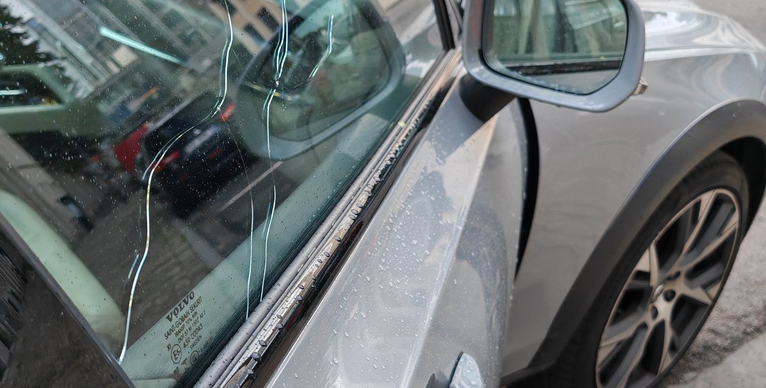 Samochód europosła W. Budy został ostrzelany w Brukseli