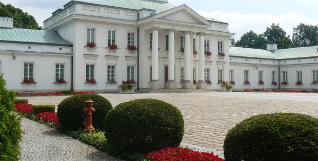 Dron nad budynkami rządowymi i Belwederem. Wiceszef MSWiA: Przesłuchano zatrzymanych