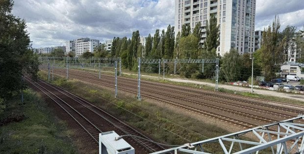 Więcej pociągów, więcej hałasu? Mieszkańcy okolic Warszawy Gdańskiej apelują