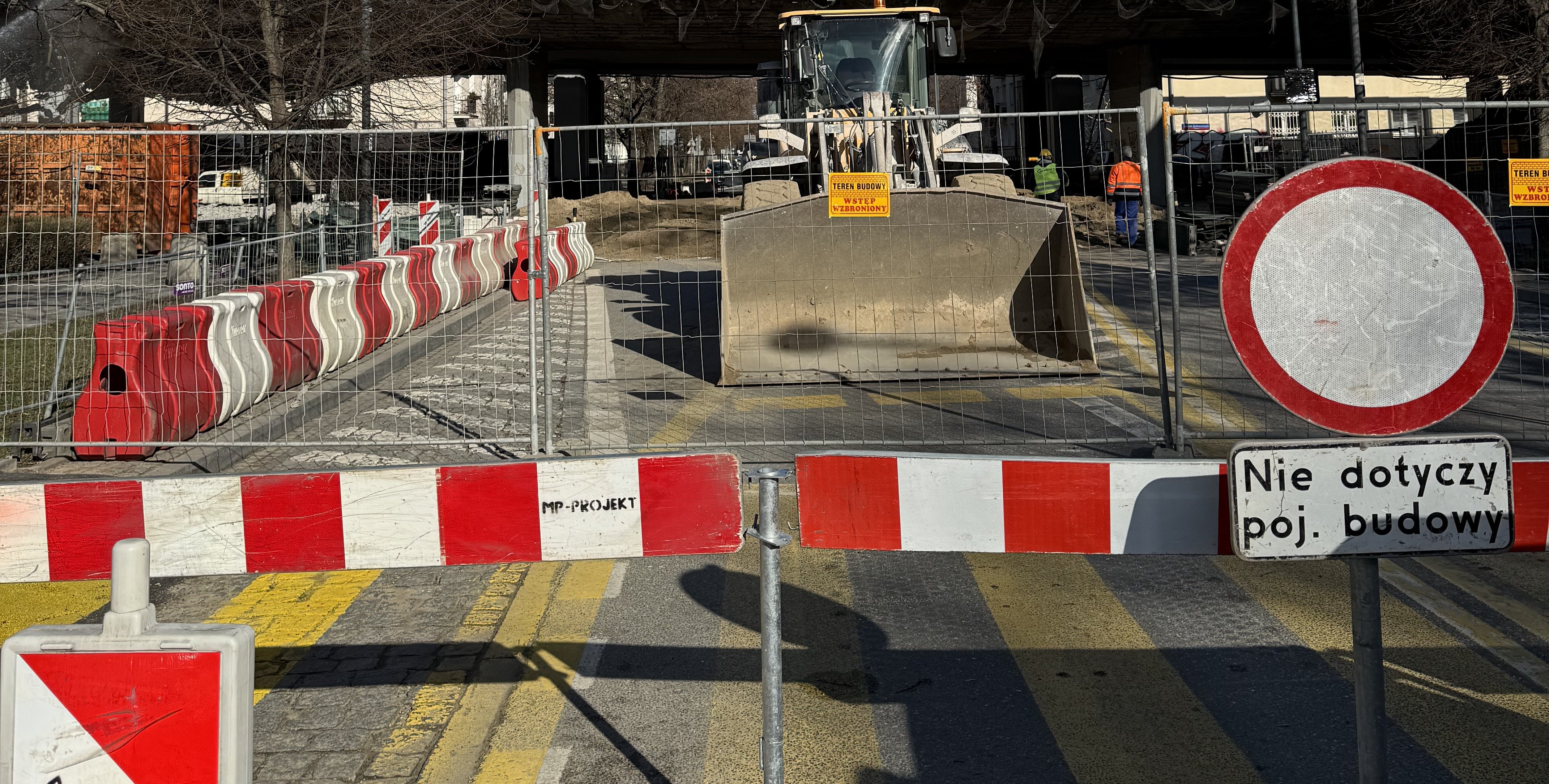 Nocne zmiany w ruchu na Saskiej Kępie. Od dziś utrudnienia na ul. Paryskiej
