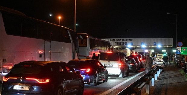 Częściowo przywrócony ruch na przejściach granicznych z Białorusią