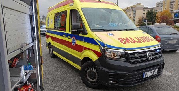 Wypadek na Wybrzeżu Helskim w Warszawie. Motocyklista w szpitalu