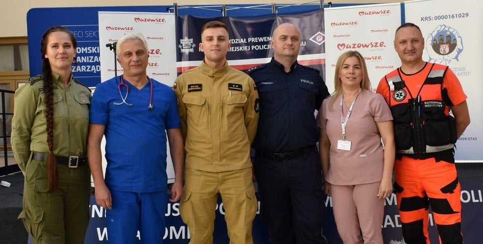 Radom przeciwko agresji wobec służb. Policyjna akcja #SzanujęBoPomagają