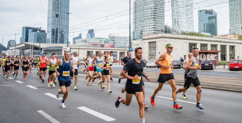 Dziś stolicą przebiegnie Maraton Warszawski. Będą zmiany w ruchu [SPRAWDŹ]