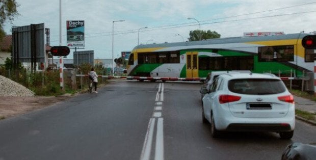 Ulica Bielska wciąż nieprzejezdna. Przedłuża się remont przejazdu kolejowego