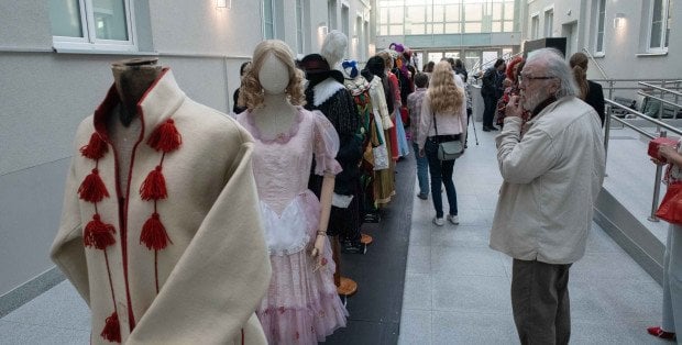 Wystawa kostiumów teatralnych z okazji 50-lecia Teatru Dramatycznego w Płocku